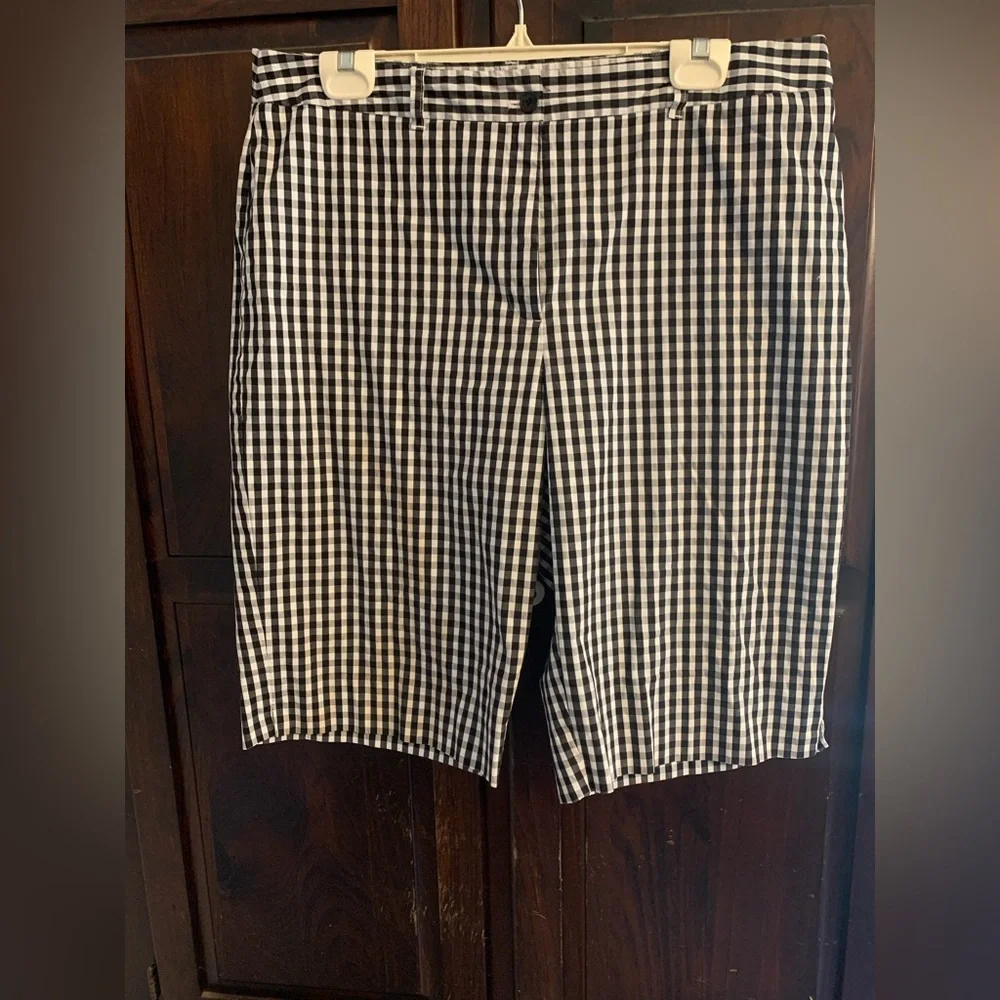 Sz 14 Jones New York gingham Plaid black Shorts Stretch Women's Ladies Easter - Picture 1 of 7